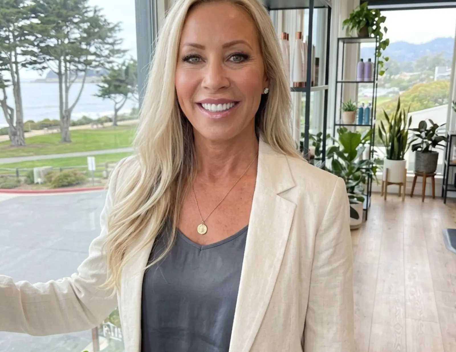 Jana in the deSoleil studio